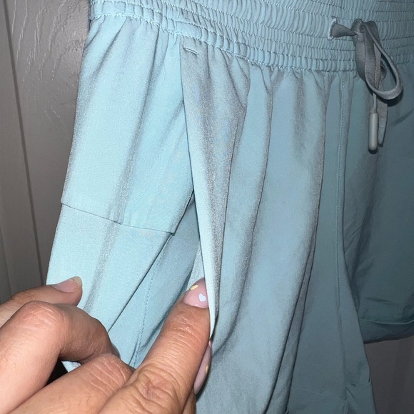 Lululemon 🍋 Spring Break Away Short 4-way Stretch 3" Inseam Size 6 - Picture 6 of 10